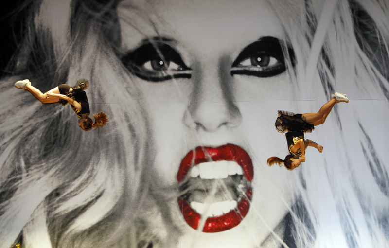 Illustration for article titled An entire Taiwanese city does Lady Gaga cosplay for "Lady Gaga Day"